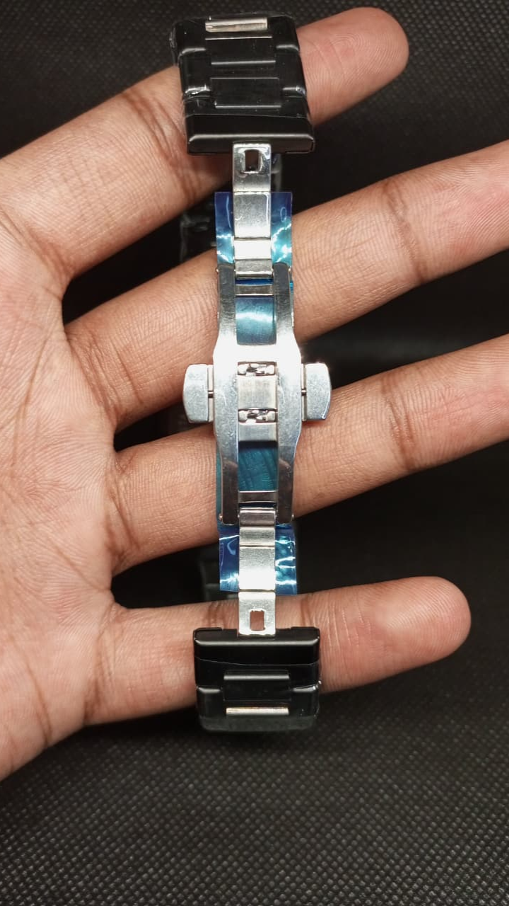 Black Arabic Aura Stainless Steel Watch – Elegant Arabic Numerals Dial